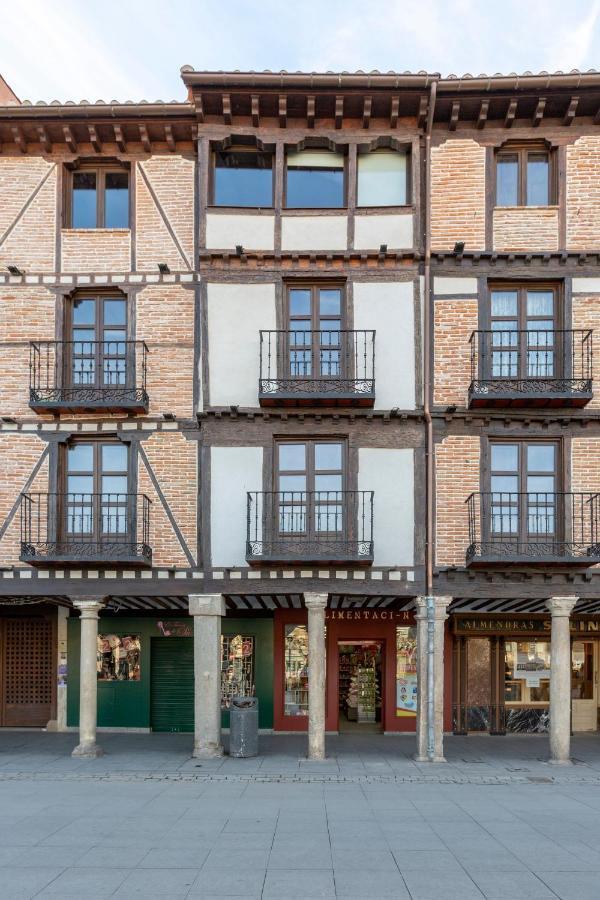 Apartamentos Ejemplares アルカラ・デ・エナレス エクステリア 写真