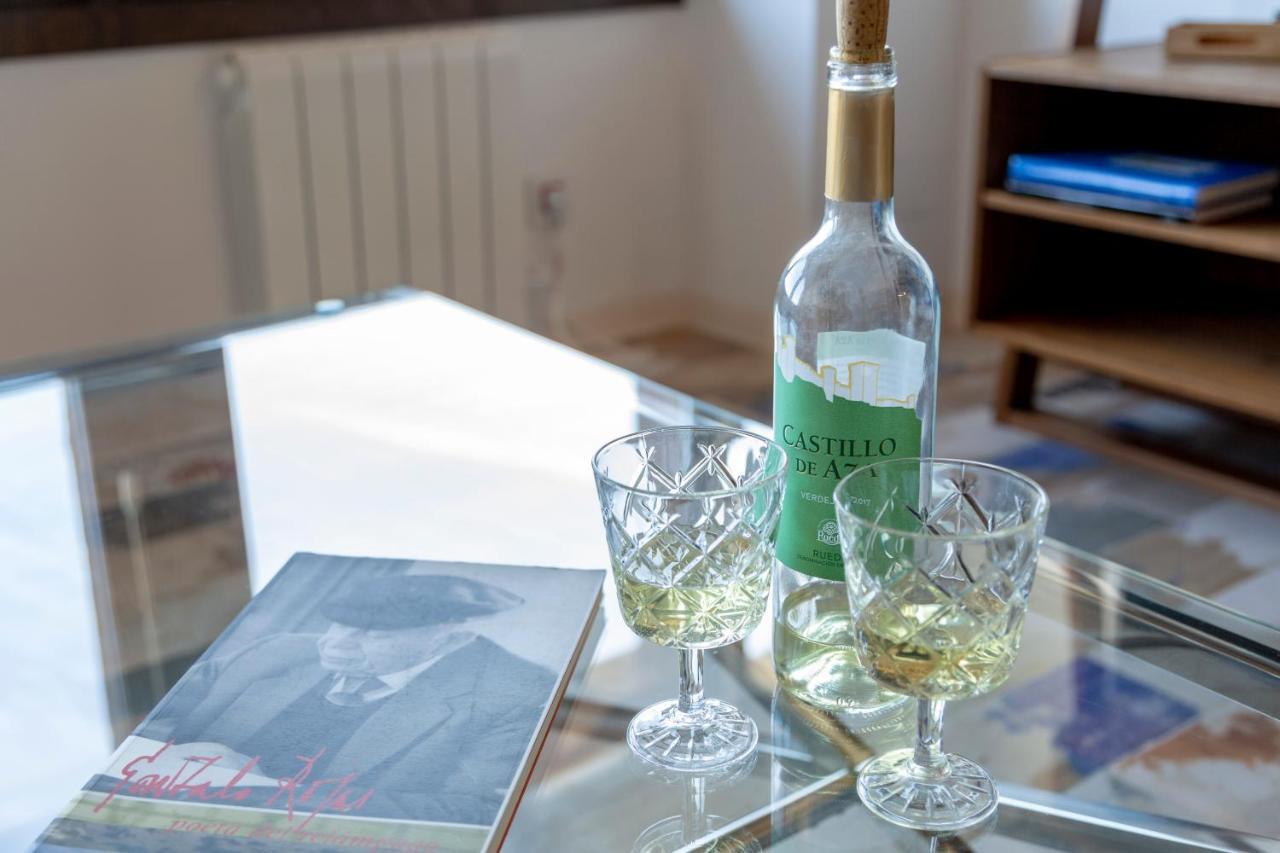 Apartamentos Ejemplares アルカラ・デ・エナレス エクステリア 写真